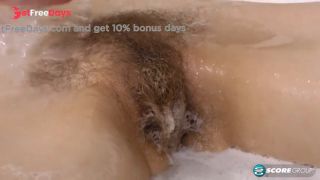 Bush Baby Alexa Combs Her Blonde Pussy Hair In A Warm, Soapy Bath - Barra Brass-6