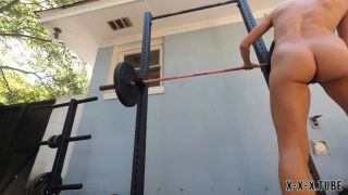 Manyvids Lora Cross Backyard Bodybuilding W Mars Amp Sasha  Lora Cross -3