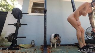 Manyvids Lora Cross Backyard Bodybuilding W Mars Amp Sasha  Lora Cross -5