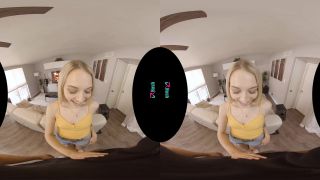 VRHush - Lily Larimar - Come Inside While I Find My Wallet! 2020-0