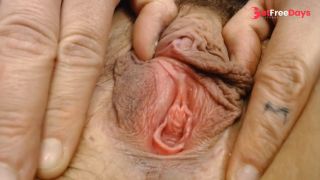 Big Thick Pussy Lips Gaping Pussyhole Closeup-9