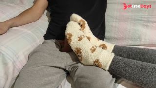 [GetFreeDays.com] amateur Loulou gives sockjob with her sexy toes Adult Leak December 2022-5