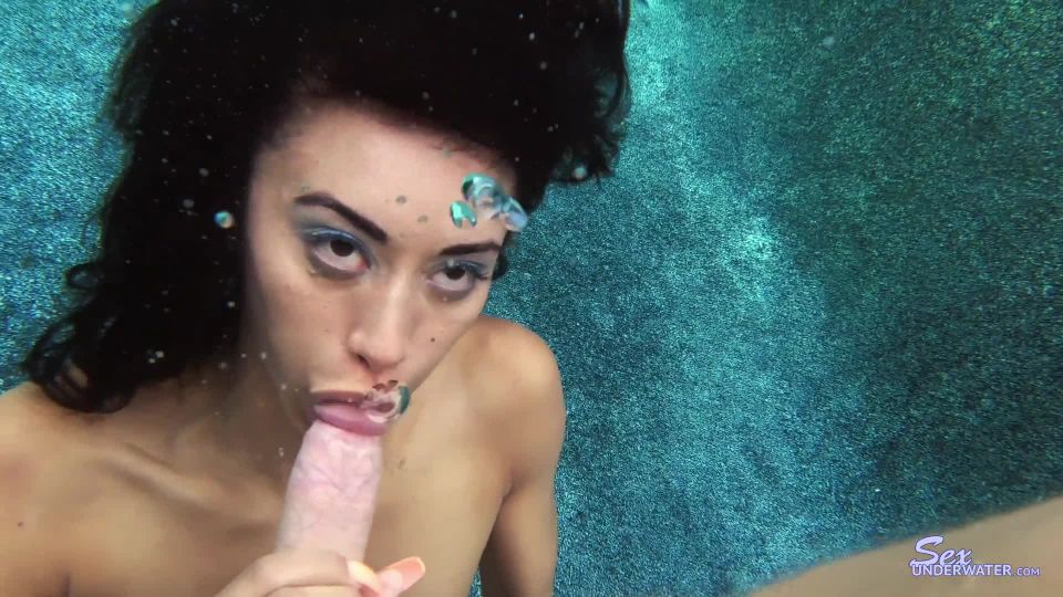 SexUnderwater e1072 Bubbly Knob Gobbler   Gia Vendetti (mp4)