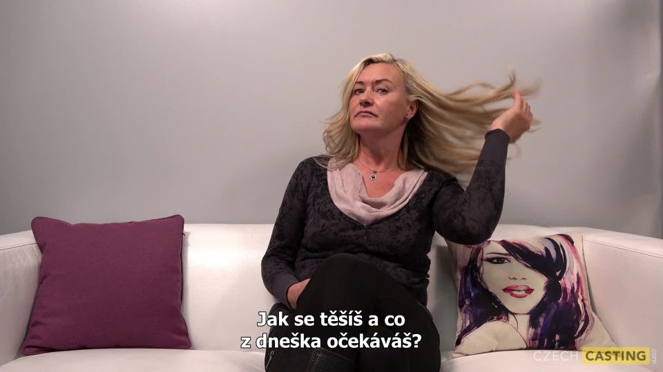 1557900