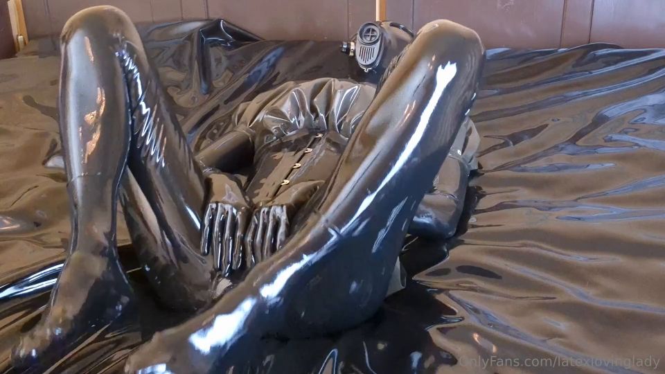 Latexlovinglady - I dressed up in one of my catsuits as u...