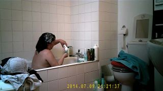 Hidden-Zone.com- Pretty mom takes a shower-3