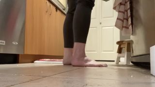 online clip 49 beneathmytoes 26042020262498257410 minutes you get to watch me kinda dance and clean my fridge how fun haha some peopl on feet porn foot fetish live cam-4