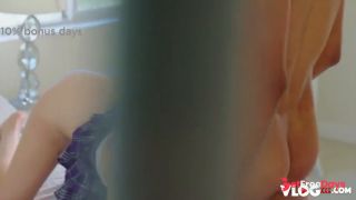 Madi Collins Shows Her Playful Personality On Cam-8