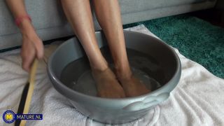 Video Hot MILF Jasmine Rouge Shows Her Beautiful Feet: Jasmine Roug...-1