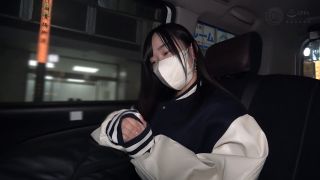 [4K]MAAN-992 【Gカップ裏垢女子】駐車場でバレないようにフェラ抜き撮影！？口内射精された精液を外で自慢しちゃうスーパーすけべ女子！ 敏感マ●コの絶頂が止まらない！豪快潮吹きハメ潮連発の中出しセックス！【PornGirl】【yuno 】 朝比ゆの-1