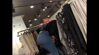 Hot store clerk girl's crotch is squished in tight jeans-3