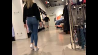 Hot store clerk girl's crotch is squished in tight jeans-5