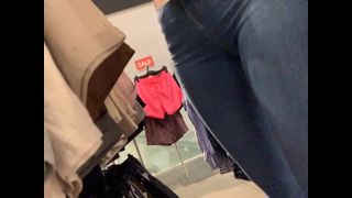 Hot store clerk girl's crotch is squished in tight jeans-6