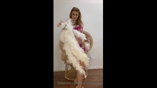 Scarlett Morgan Scarlettmorgan - a bit of burlesque it has been a while since i have performed a classic strip tease 05-09-2021-0