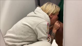 online clip 35 Nini-Nightmare - Publik - Kehlenfick mitten am Flughafen  | porn | german porn sex free hardcore-0