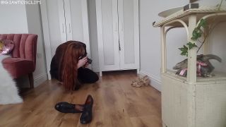 LTLGiantessClips - Giantess Ginger in 'The Photographer' SFX - Barefoot-4