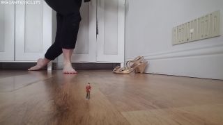 LTLGiantessClips - Giantess Ginger in 'The Photographer' SFX - Barefoot-8