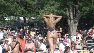 Real Amateur Girls With Big Tits And Shaved Pussies Get Naked In Public public -6