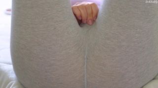 [Amateur] CLOSE UP, YOUNG STUDENT IN LEGGINGS LOVES CUMS-0