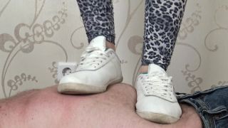 [GetFreeDays.com] Bonnie - Sneakers Trampling keep2share foot porn-6