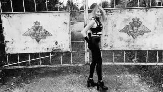 latex-girl.03755-0