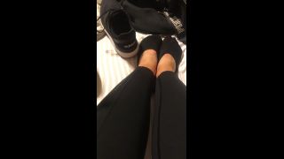 online xxx clip 7 celebrity foot fetish missroxanarae 11-05-2018 Sweaty gym feet, feet on feet porn-0