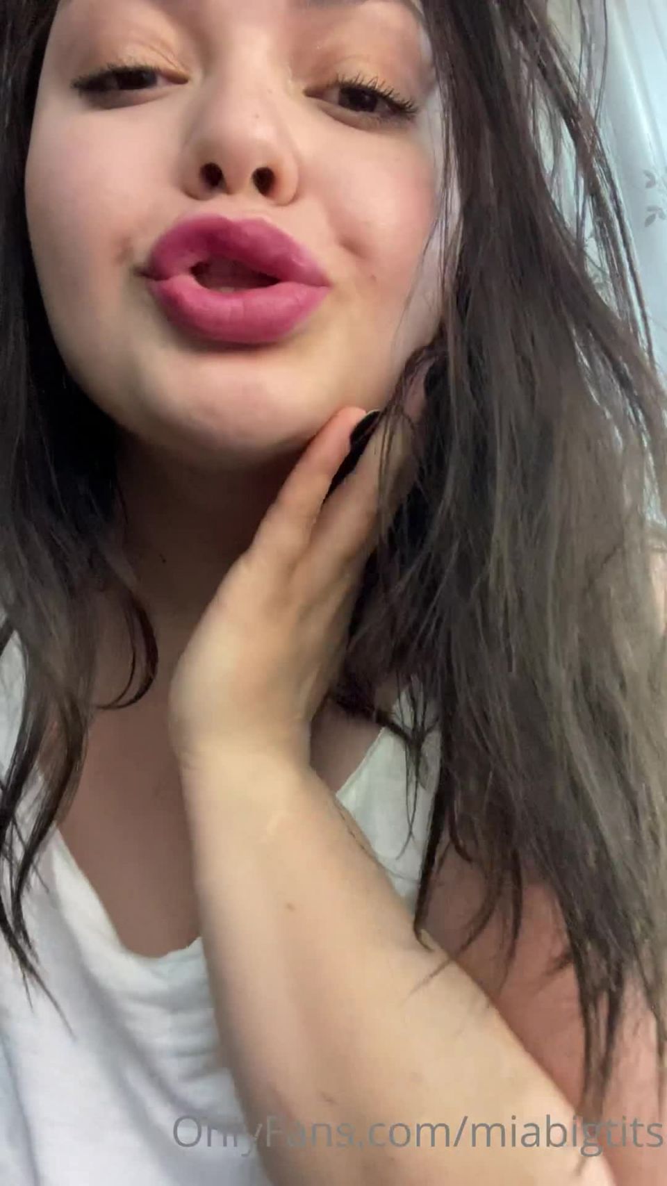 Onlyfans - MiaBigTits - Boy you make me feel all right - 17-03-2021