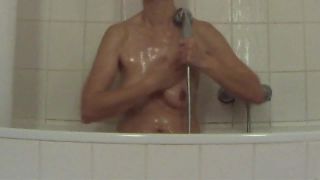 hidden_cam_on_sexy_saggy_mature_gf_taking_a_shower webcam -6