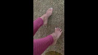 footbaddie-04-04-2020-29463897-Precious feet in slo mo 40-2