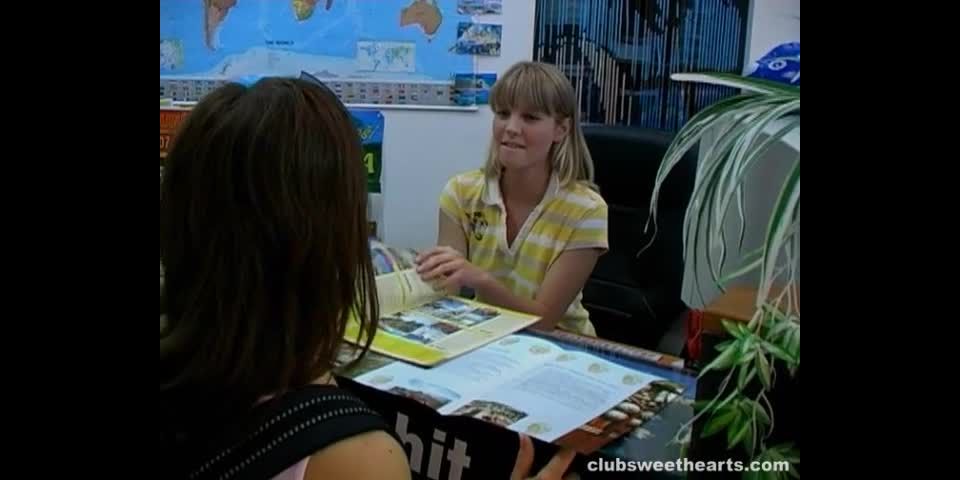 Lesbian sex at the travel agent  640