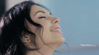 Tina, Divina In The Arms Of A Stranger HD 1080p FullHD-6