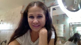 hotwiferio 202108151400-0