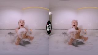 Stripzvr presents Bubbles – AISLIN | virtual reality | virtual reality-7