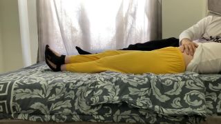 persianfamily110 - تنها بودیم فیلم نگاه میکردیم گفتم بزار ماساژت بدم-1