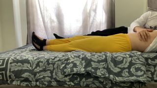 persianfamily110 - تنها بودیم فیلم نگاه میکردیم گفتم بزار ماساژت بدم-2