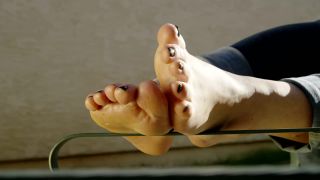 Toes pointing – Jacqueline’s Wide-0