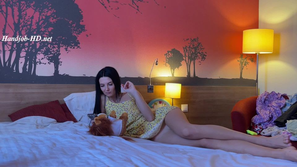 [EachSlich.com] NOWHERE TO RUN BUT CUM – SIMONE PART VII – IGNORING HANDJOBS LEAK | amateur teens, amature porn, wife porn, sex clips, free sex movies, sexy babes