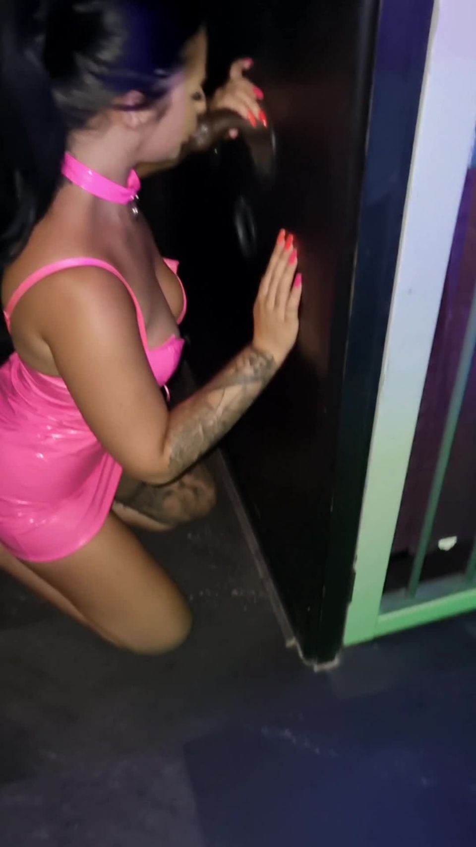 QueenieGeeVIP - Gloryhole Suprise - Bbc