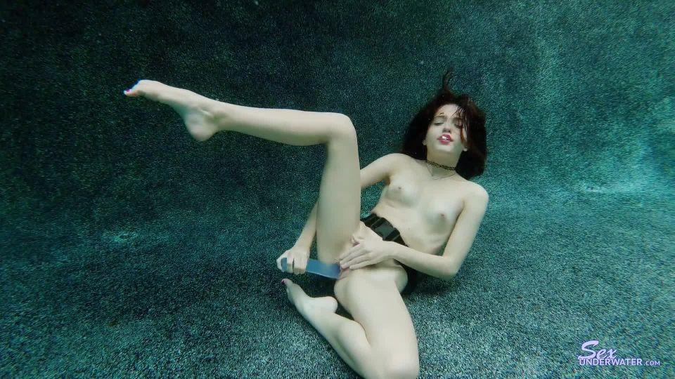 SexUnderwater e1089 Get'n it Off 3   Brooke Haze (mp4)