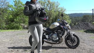 VicAlouqua2017 04 15 FRENCH BIKER GIRL UNDRESS ON PUBLIC PARKING MOTARDE À POIL DEHORS-0