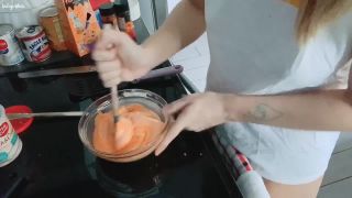 Indigo White Pt 2MAKING A PORNHUB CAKE¡ - INDIGO WHITE - 1080p-6