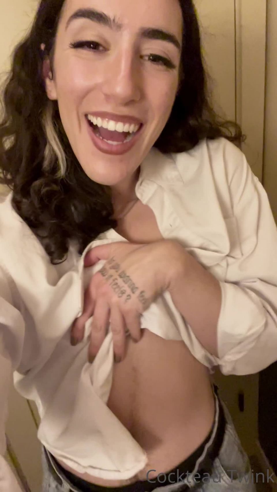 Olive Wren - cockteautwink () Cockteautwink - do you like sex in public bathrooms i know i do especially when i get tipsy which m 13-07-2021