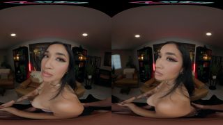 UPTOWN PRINCESS DOWNTOWN DESIRES - Smartphone VR-4