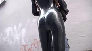 latex-girl.03176-2