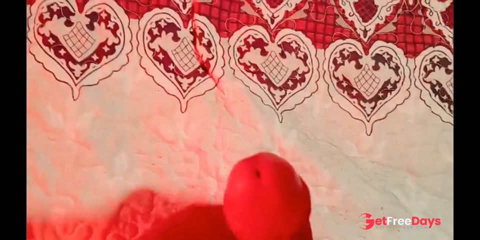 I recorded my friend masturbating for her porn page Porhud, I was excited by her delicious wet pussy