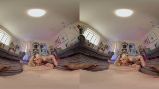 2K VR: Luna B-Bunny Begs for Anal - Belgian VR Porn!-6