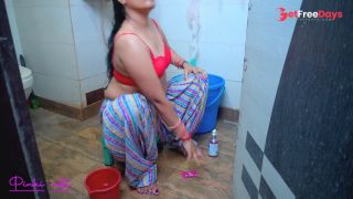 [GetFreeDays.com] Desi Mms-Indian STEPMom Bathing- Stepson Secretly shoot nude bathing Video of his stepmom. Adult Leak November 2022-3