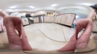 Ginarys Giantess Adventures – VR 360 You Are Prepared To Be Eaten By Amazon Giantess Vanessa Rain.-9