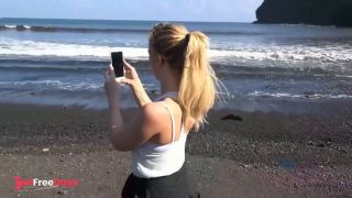 After hiking with Bailey Brooke she sucks your dick in the car-2