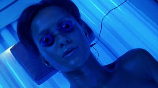 Chelan Simmons, Crystal Lowe – Final Destination 3 (2006) HD 1080p!!!-5